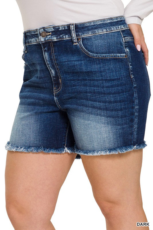 PLUS MID RISE RAW FRAYED HEM DENIM SHORTS