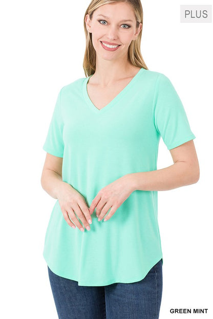 PLUS SHORT SLEEVE V-NECK ROUND HEM TOP