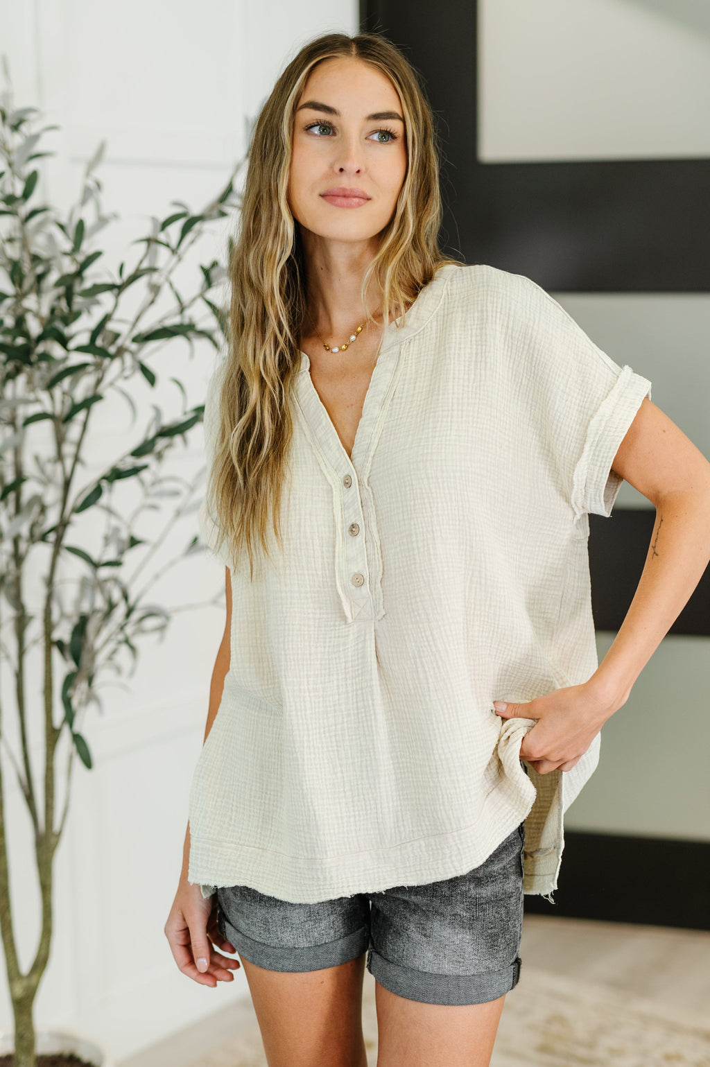 Basic Fade V-Neck Acid Wash Top in Sand Beige