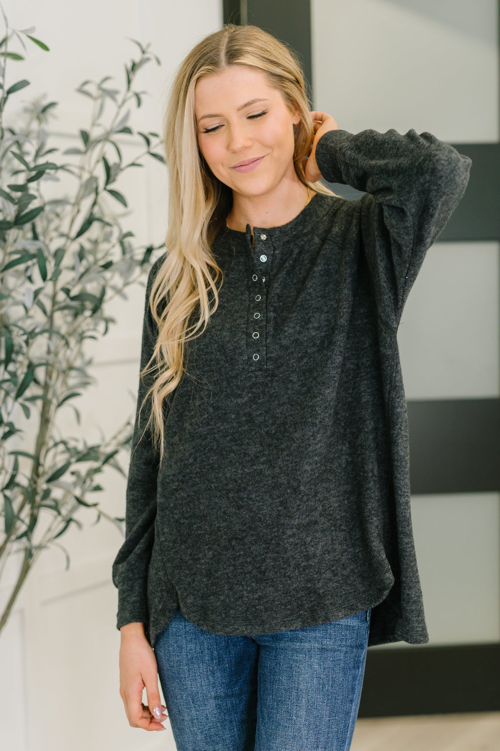 Urban Flux Scooped Hi-Low Long Pullover in Black